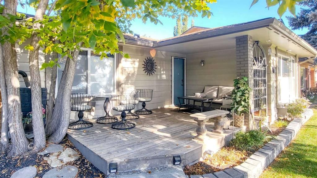 64 Midglen Drive SE, Calgary — photo 3 of 48