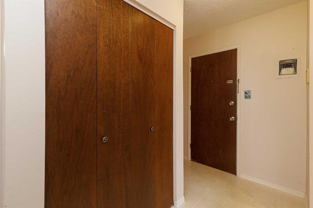 205, 6464 Travois Crescent NW, Calgary — photo 3 of 20