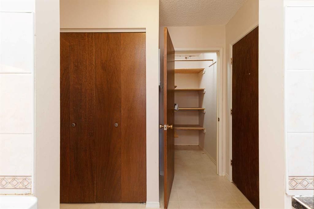 205, 6464 Travois Crescent NW, Calgary — photo 4 of 20