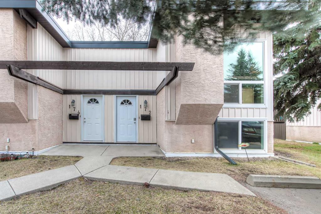 172 Oaktree Lane SW, Calgary — main listing photo