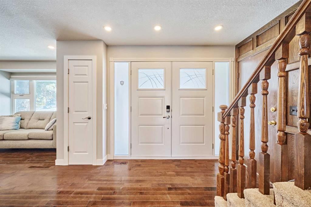 103 Pump Hill Road SW, Calgary — photo 3 of 46