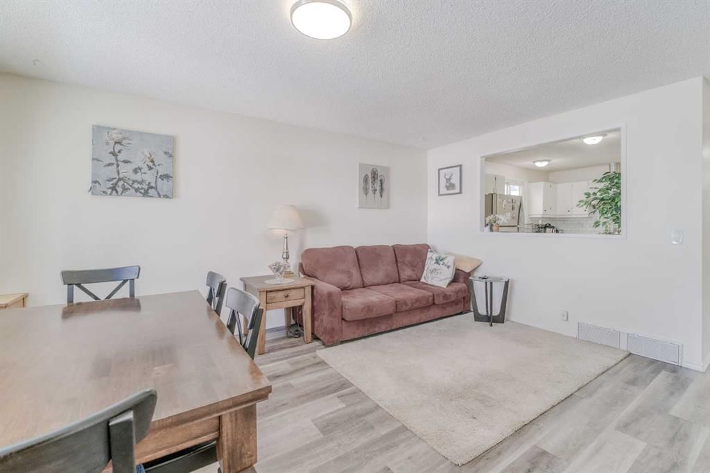 112 Edgedale Way, Calgary — photo 5 of 29