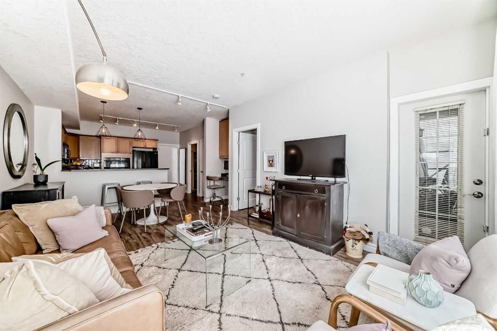 138, 60 Royal Oak Plaza NW, Calgary — photo 2 of 27