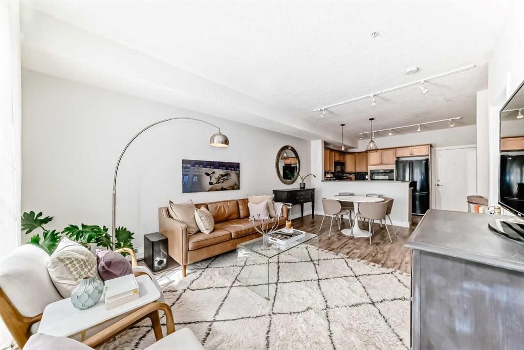 138, 60 Royal Oak Plaza NW, Calgary — photo 5 of 27