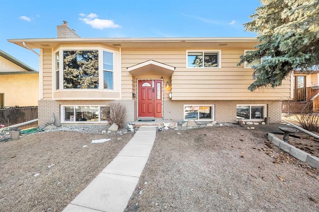 51 Bermondsey Place NW, Calgary — main listing photo