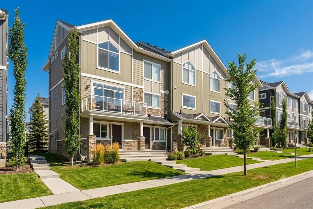 1617 Symons Valley Parkway NW, Calgary — photo 2 of 29