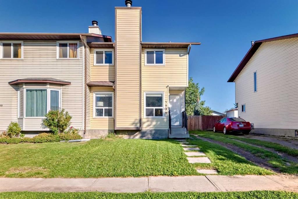 3920 44 Avenue NE, Calgary — main listing photo