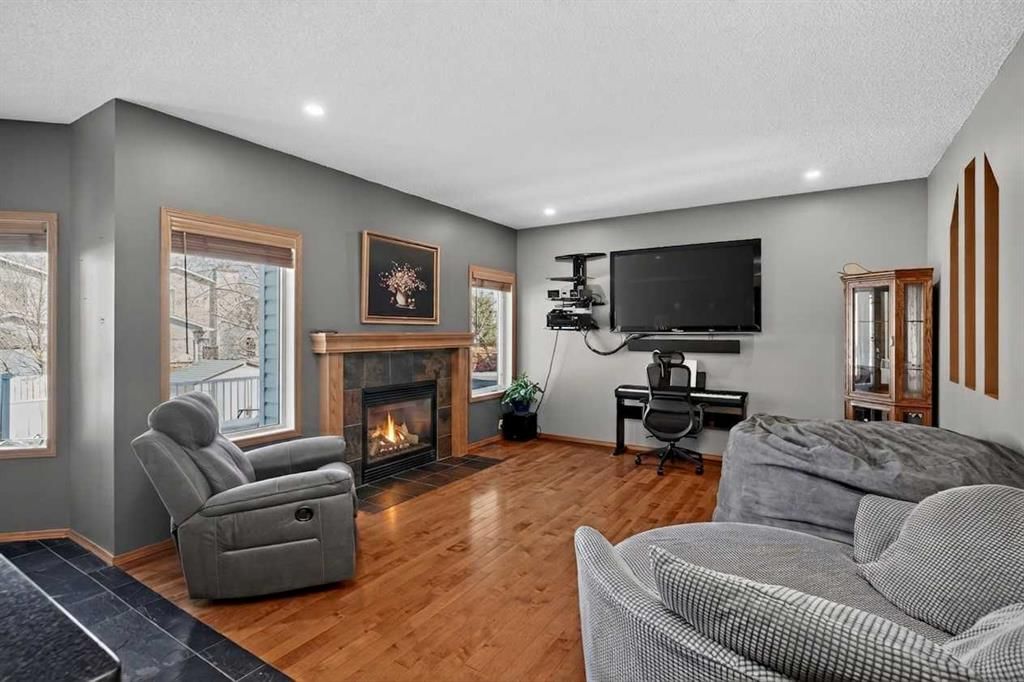 81 Riverwood Crescent SE, Calgary — photo 2 of 50