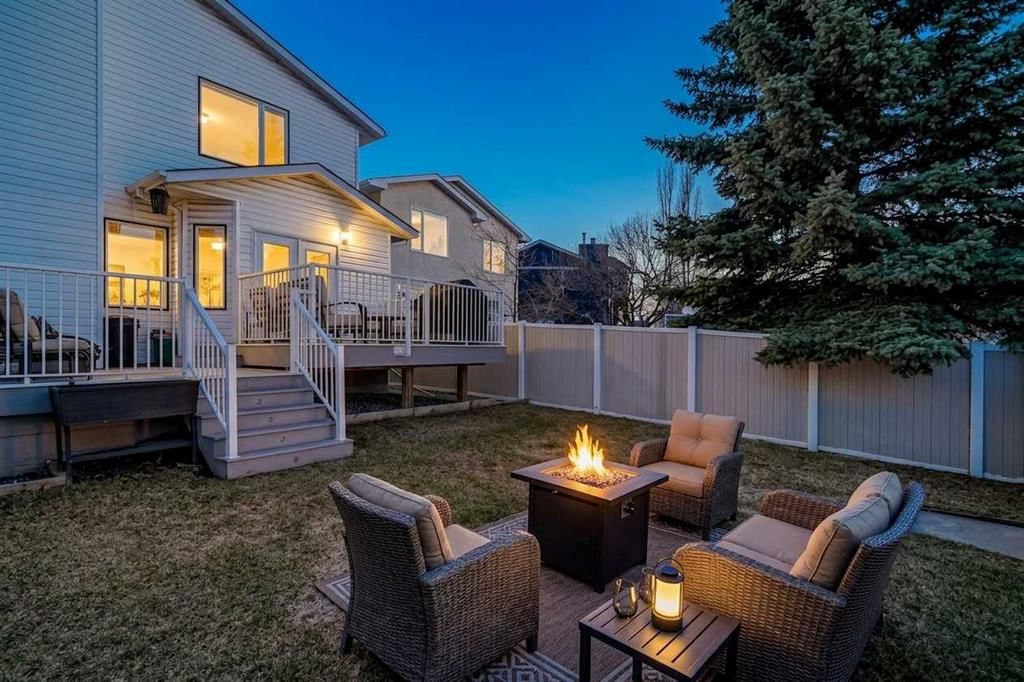 81 Riverwood Crescent SE, Calgary — photo 4 of 50