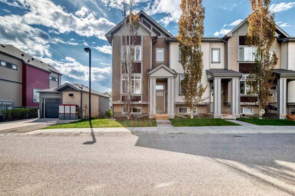 113 Copperpond Row SE, Calgary — photo 4 of 50