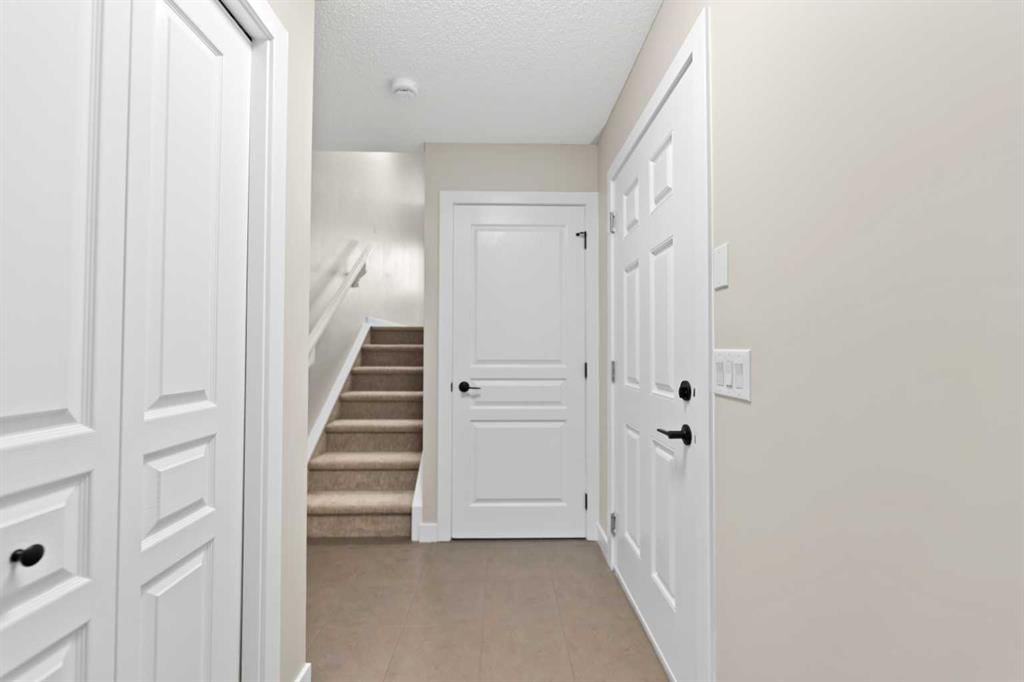 53 Panatella Road NW, Calgary — photo 4 of 38