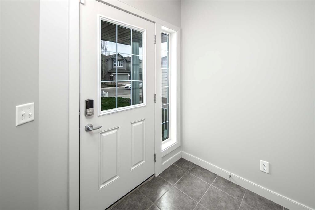 50 Everwoods Park SW, Calgary — photo 4 of 26