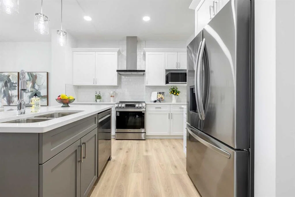 385 Sora Park SE, Calgary — photo 4 of 27