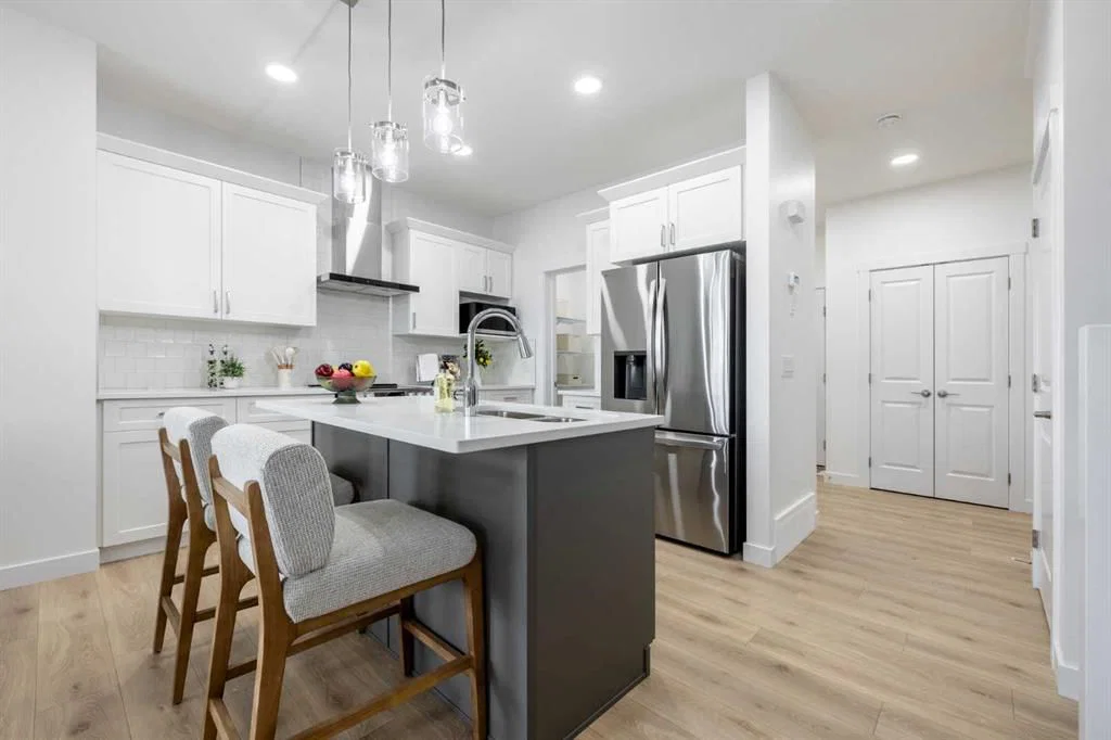 385 Sora Park SE, Calgary — photo 5 of 27