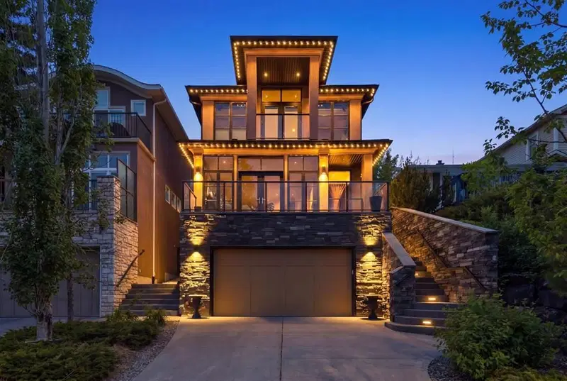 3610 8 Avenue NW, Calgary — main listing photo