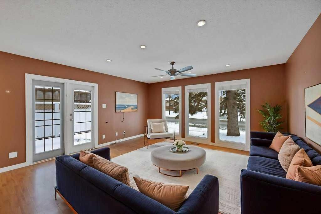 480 Midridge Drive SE, Calgary — photo 3 of 44