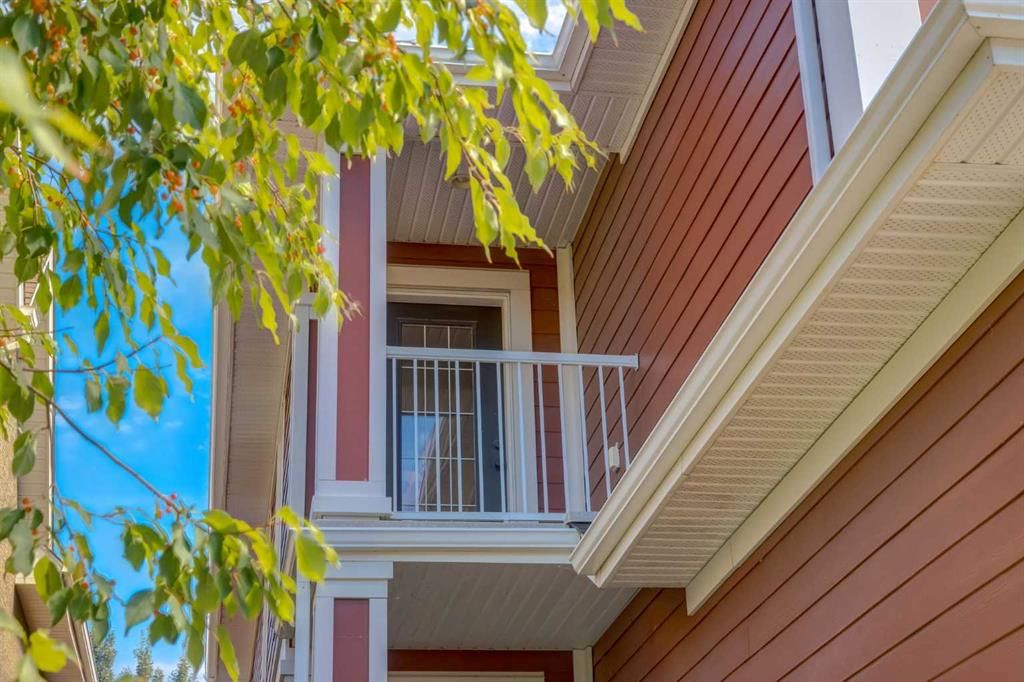 12 Mahogany Heath SE, Calgary — photo 2 of 44
