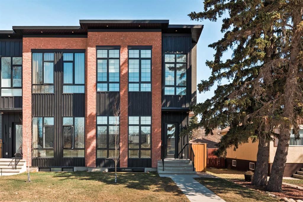 2034 29 Street SW, Calgary — main listing photo