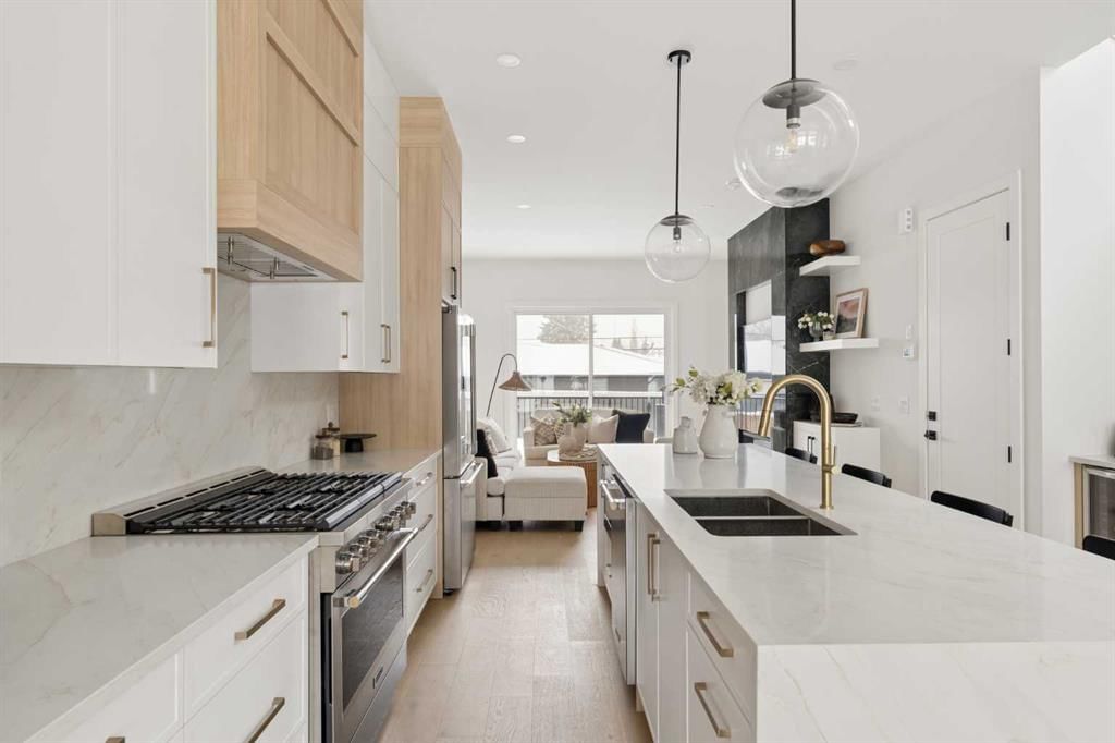 2034 29 Street SW, Calgary — photo 5 of 45