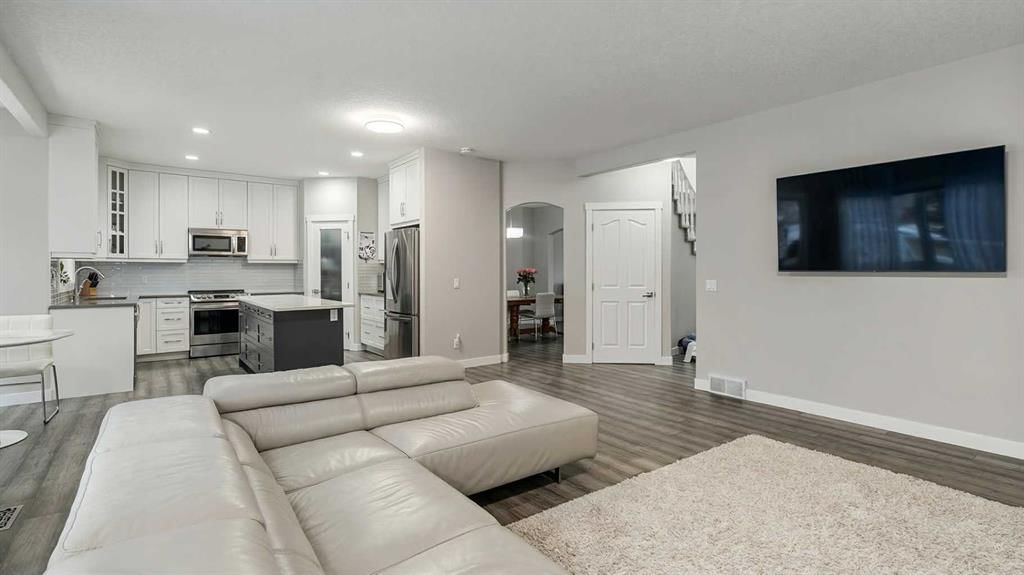 39 Mt Douglas Point SE, Calgary — photo 4 of 50