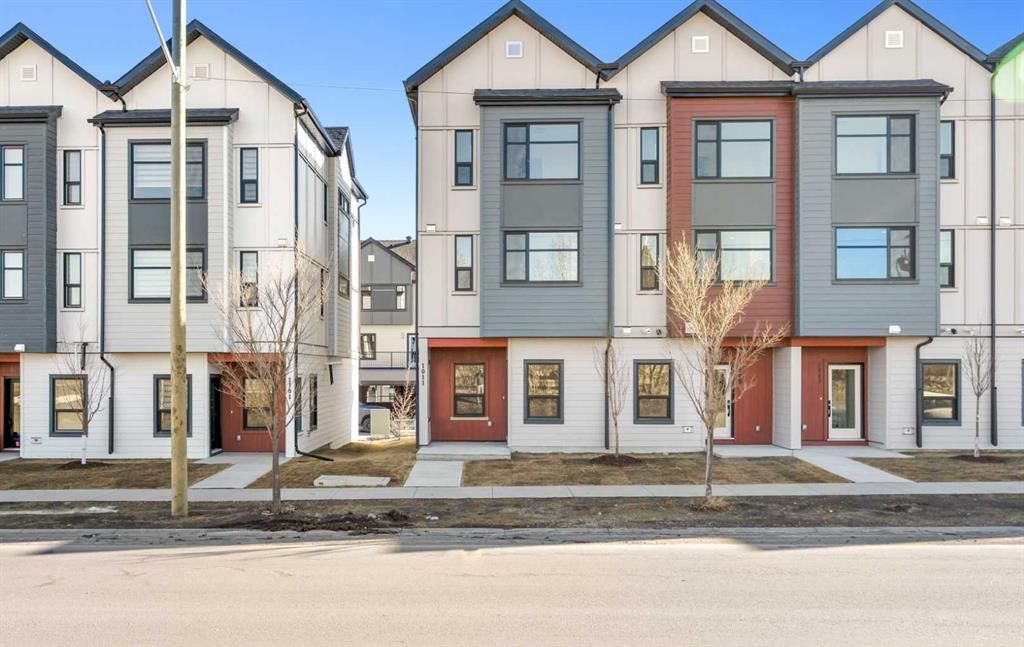 101, 1230 3 Street SE, High River — main listing photo