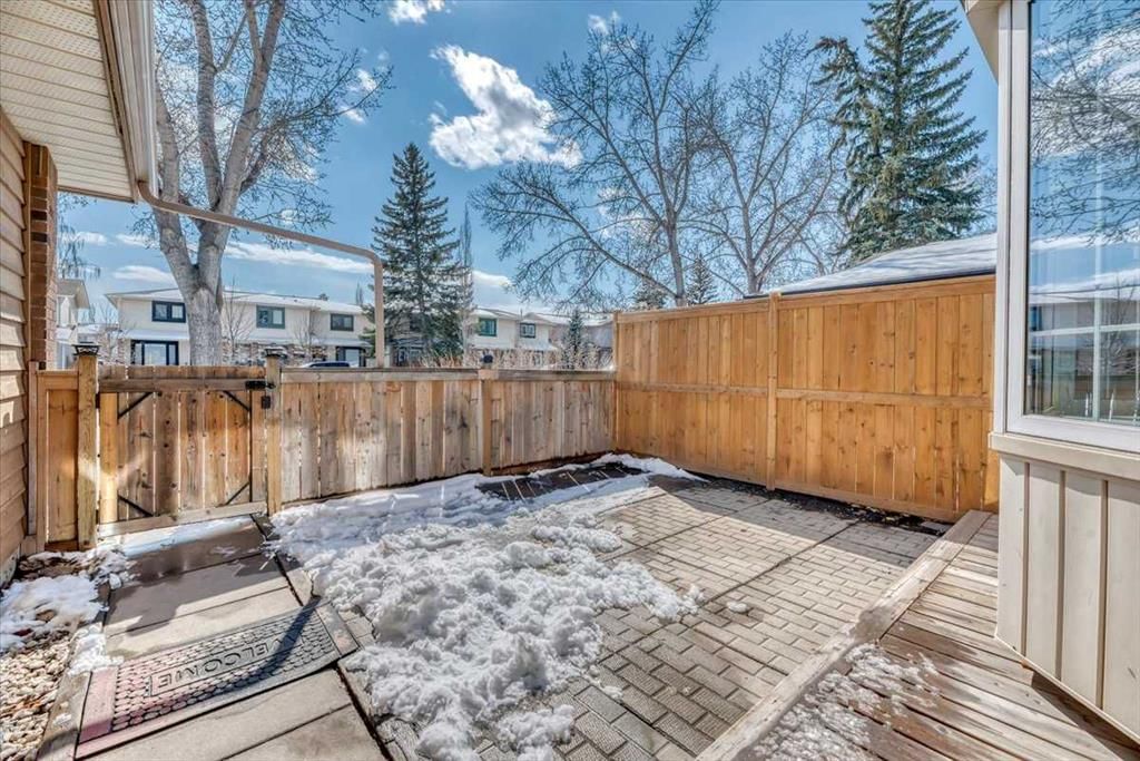 32 Midpark Drive SE, Calgary — photo 2 of 36