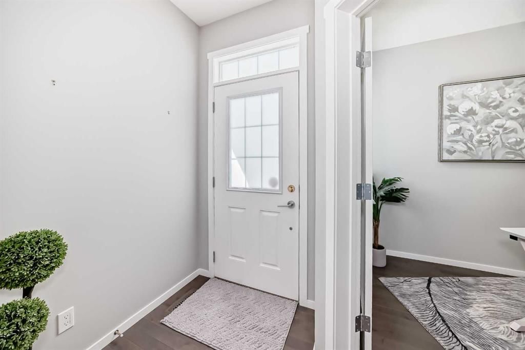 64 Nolancrest Manor NW, Calgary — photo 3 of 50