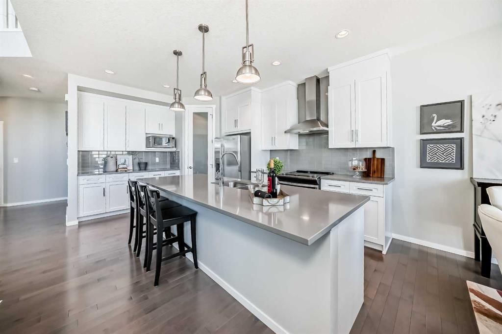64 Nolancrest Manor NW, Calgary — photo 4 of 50