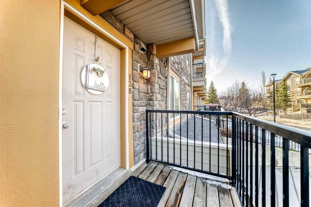 138 Mckenzie Towne Lane SE, Calgary — photo 3 of 37