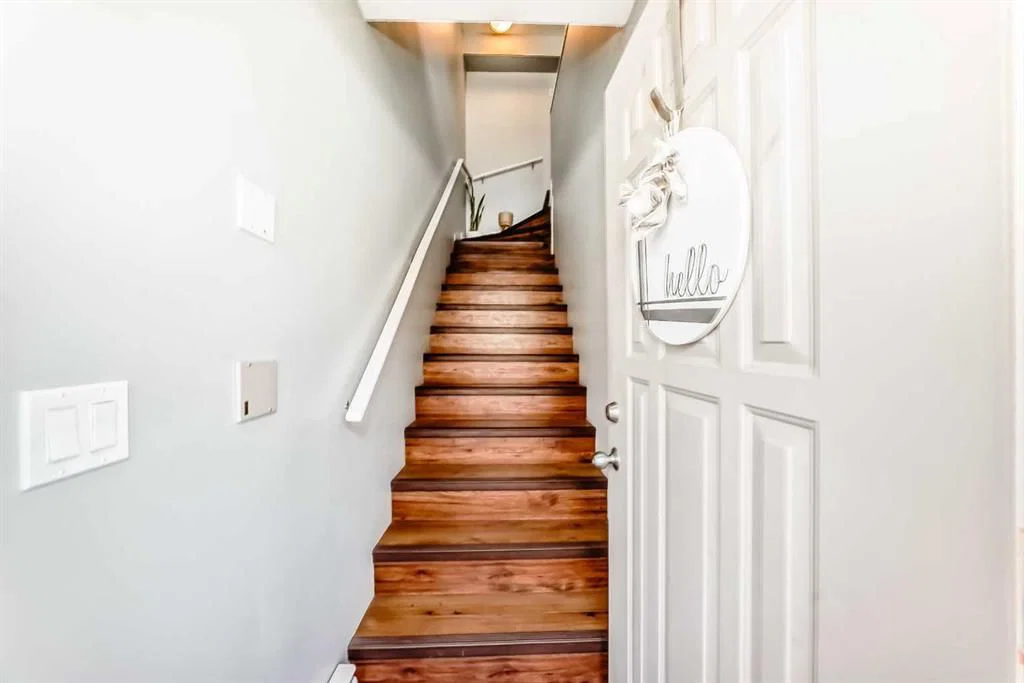 138 Mckenzie Towne Lane SE, Calgary — photo 5 of 37