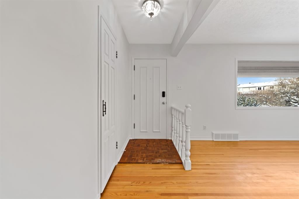 3414 31 Street SW, Calgary — photo 4 of 34