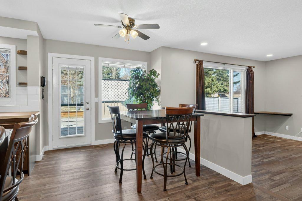 29 Shannon Manor SW, Calgary — photo 5 of 37