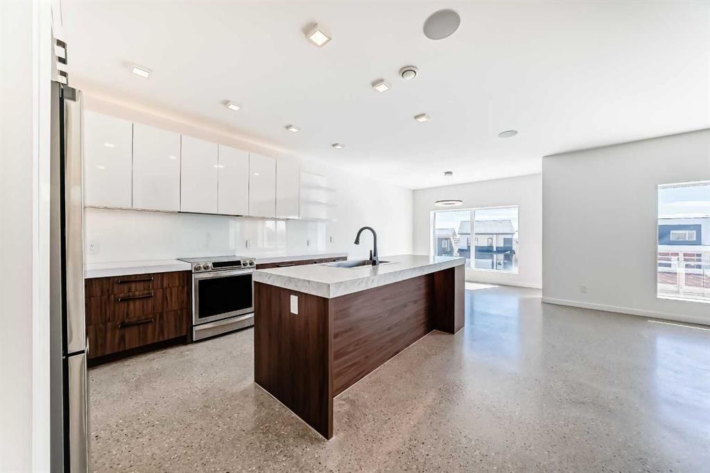 53 Rockhaven Green NW, Calgary — photo 5 of 50