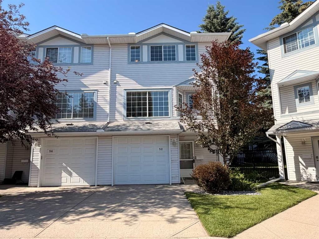 52 Kingsland Court SW, Calgary — photo 2 of 46