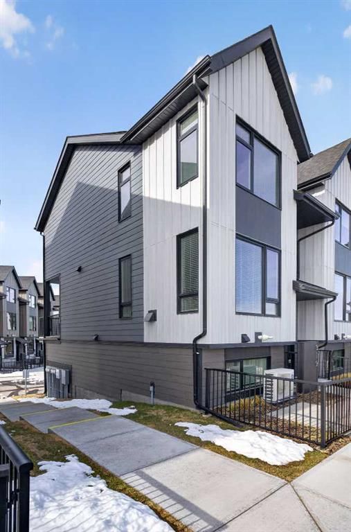 319, 85 Sage Hill Heights NW, Calgary — main listing photo