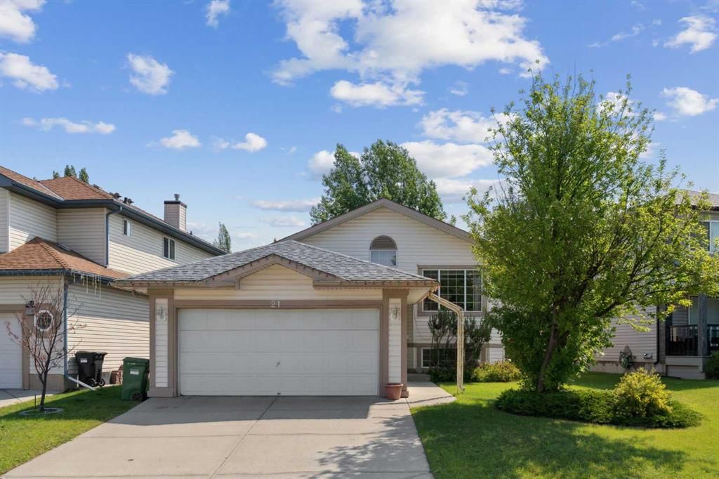 21 Citadel Crest Circle NW, Calgary — photo 2 of 31