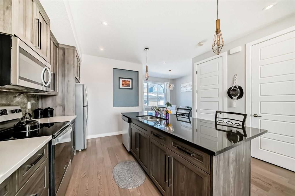 1016 Lanark Boulevard SE, Airdrie — photo 4 of 40
