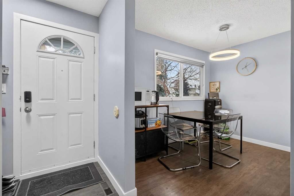 22, 6100 4 Avenue NE, Calgary — photo 5 of 25