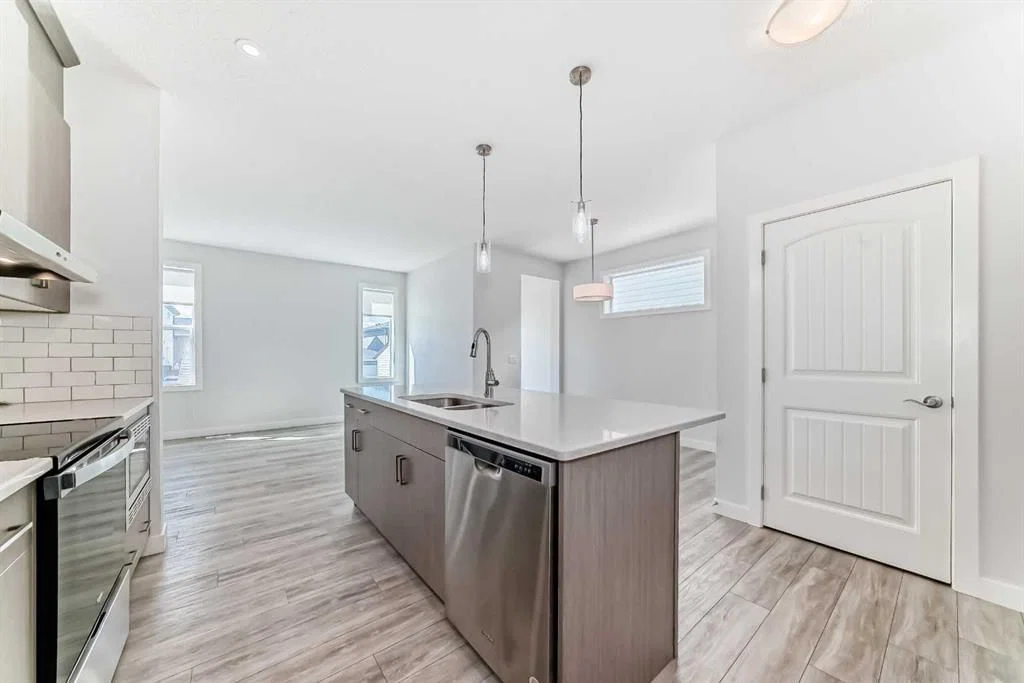 121 Ambleside Heath NW, Calgary — photo 5 of 45