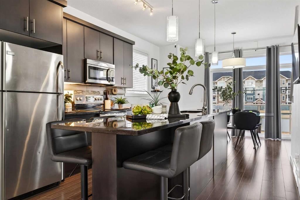 404 Redstone View NE, Calgary — photo 4 of 45