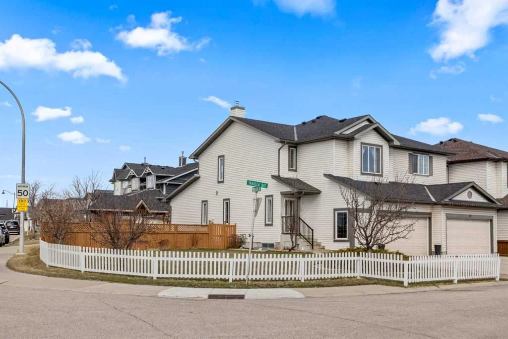10 Taralea Bay NE, Calgary — photo 3 of 41