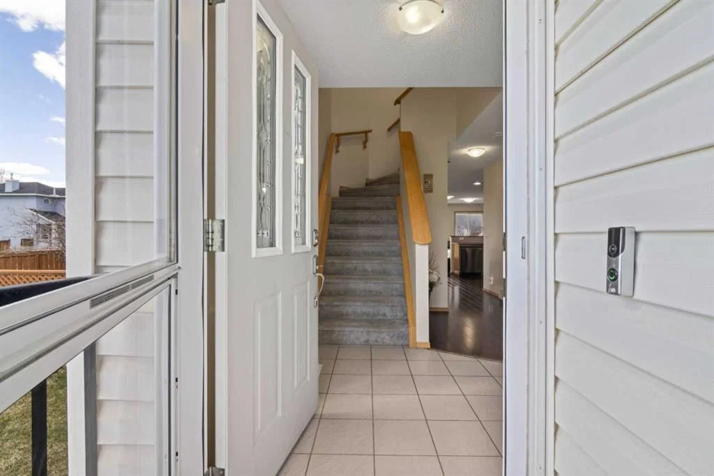 10 Taralea Bay NE, Calgary — photo 4 of 41