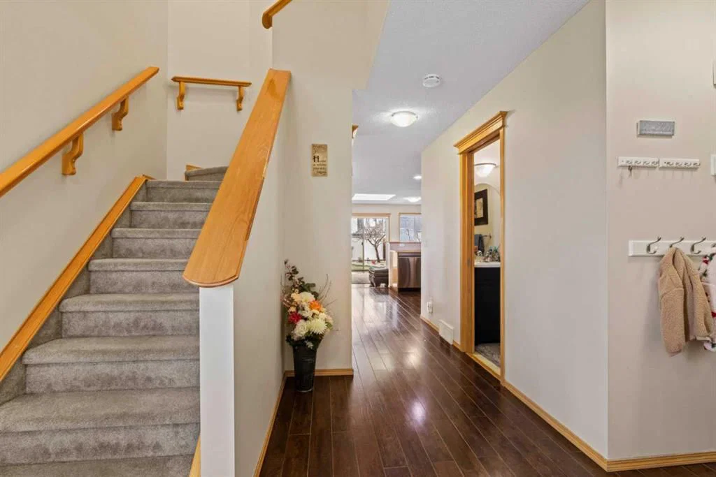 10 Taralea Bay NE, Calgary — photo 5 of 41