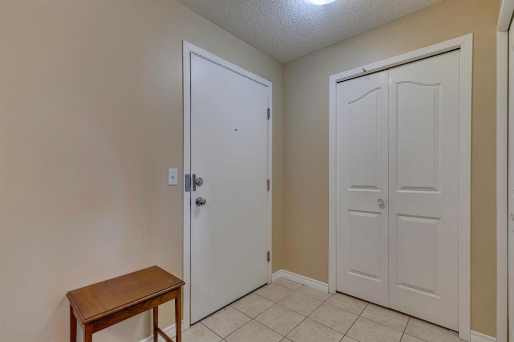 2205, 2518 Fish Creek Boulevard SW, Calgary — photo 3 of 37