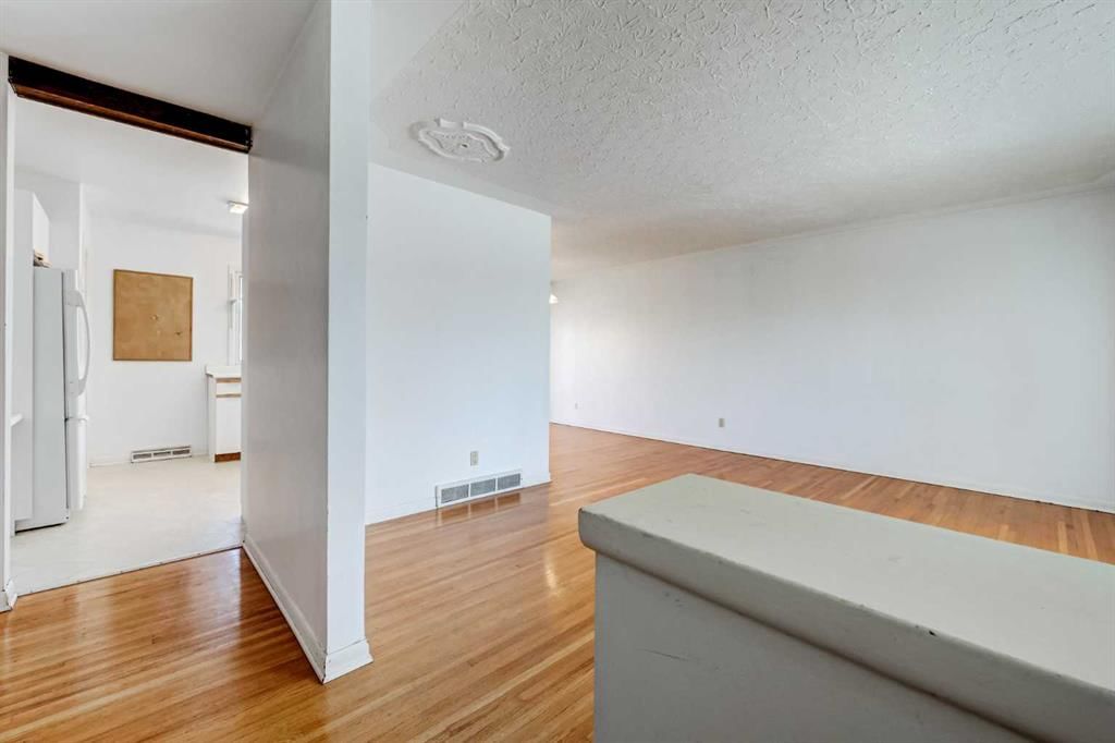 48 Westover Drive SW, Calgary — photo 3 of 48