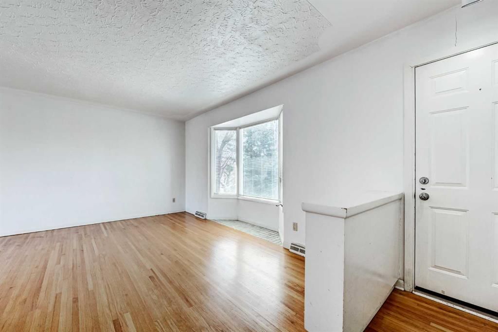 48 Westover Drive SW, Calgary — photo 4 of 48