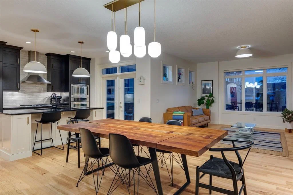 29 Aspenshire Crescent SW, Calgary — photo 4 of 50