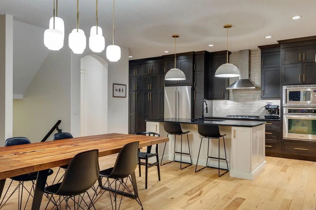 29 Aspenshire Crescent SW, Calgary — photo 5 of 50