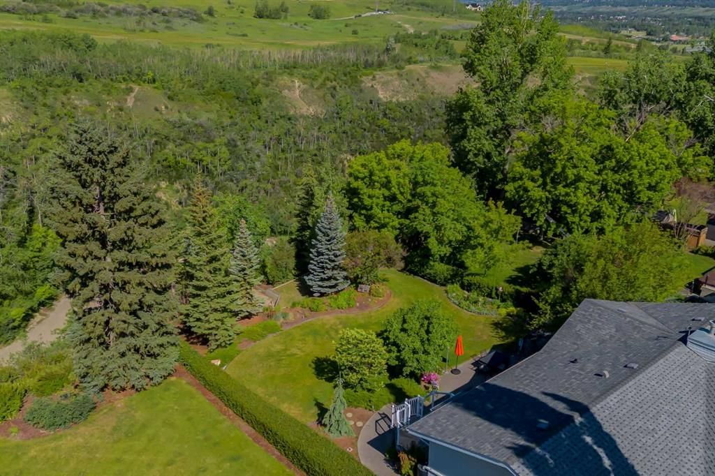 333 Wildwood Drive SW, Calgary — photo 5 of 50