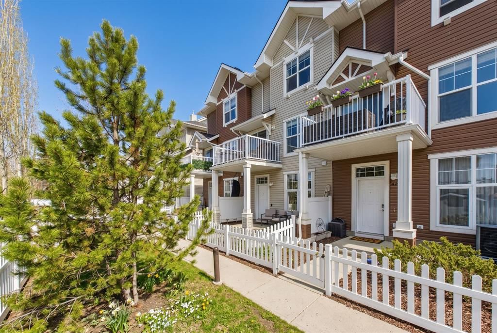 47 Toscana Gardens, Calgary — photo 2 of 40